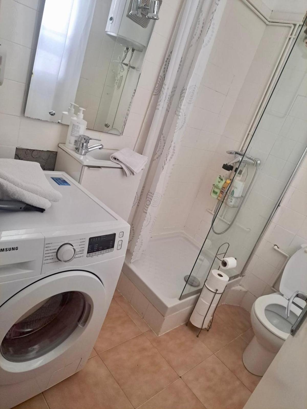 Habitacion Para Grupos Hasta 8 En Plena Rambla De Cataluna Barcelona Exteriör bild