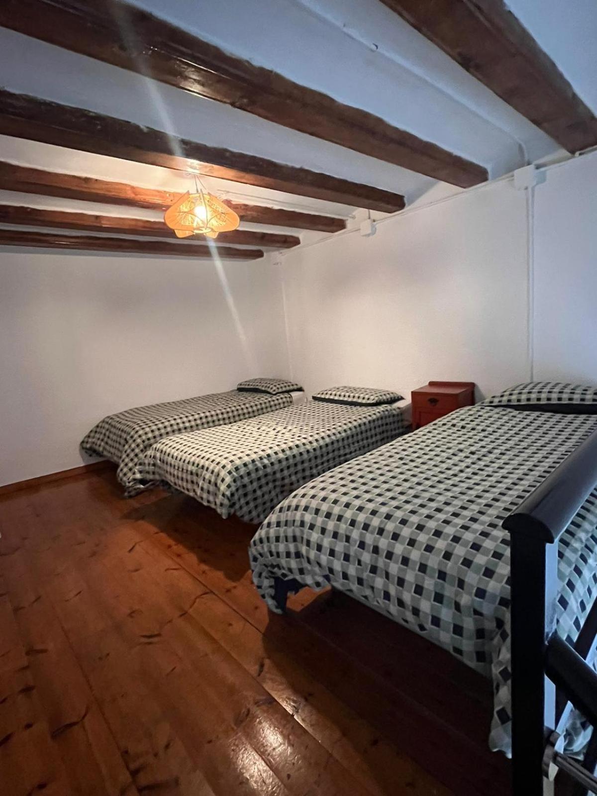 Habitacion Para Grupos Hasta 8 En Plena Rambla De Cataluna Barcelona Exteriör bild