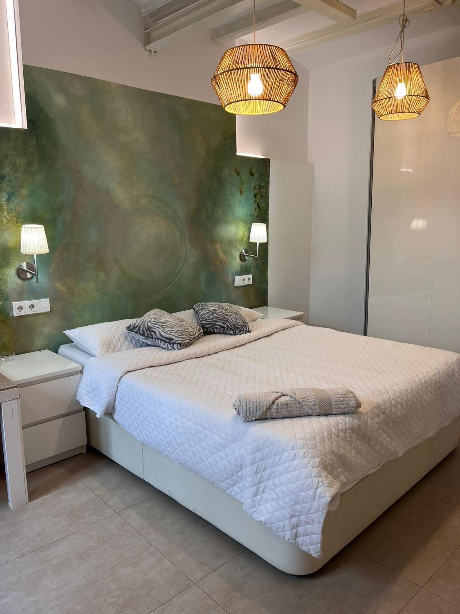 Habitacion Para Grupos Hasta 8 En Plena Rambla De Cataluna Barcelona Exteriör bild