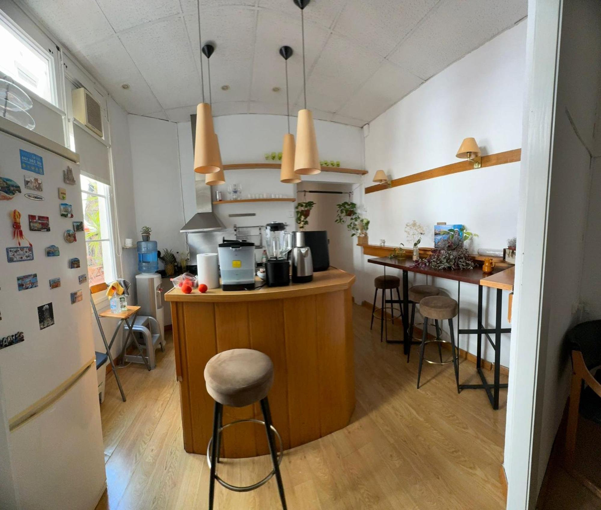 Habitacion Para Grupos Hasta 8 En Plena Rambla De Cataluna Barcelona Exteriör bild