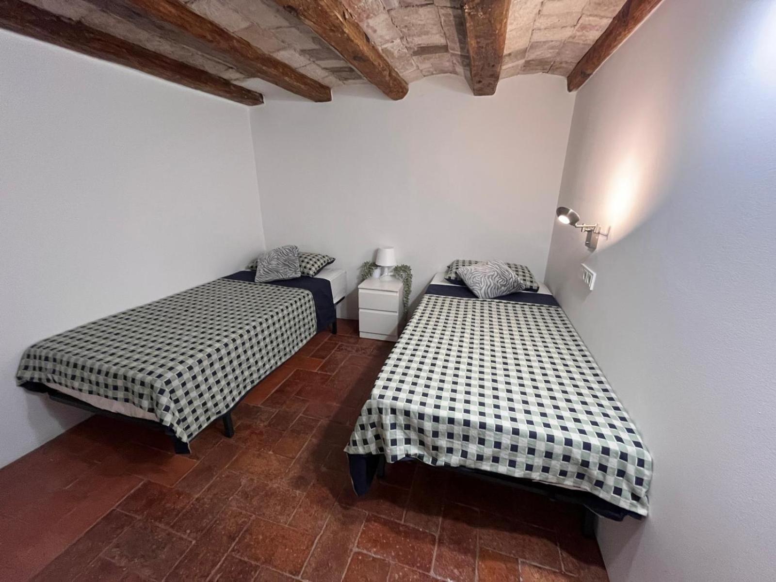 Habitacion Para Grupos Hasta 8 En Plena Rambla De Cataluna Barcelona Exteriör bild