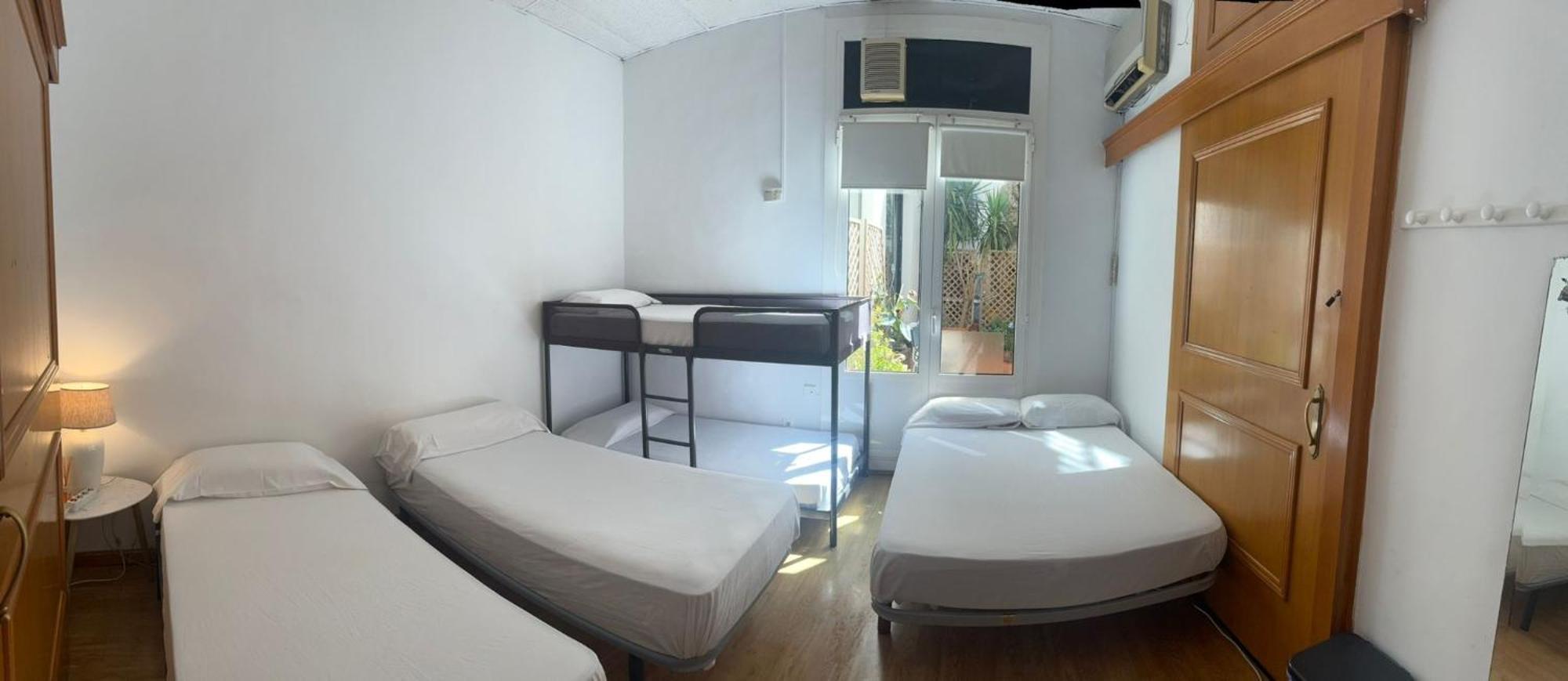 Habitacion Para Grupos Hasta 8 En Plena Rambla De Cataluna Barcelona Exteriör bild