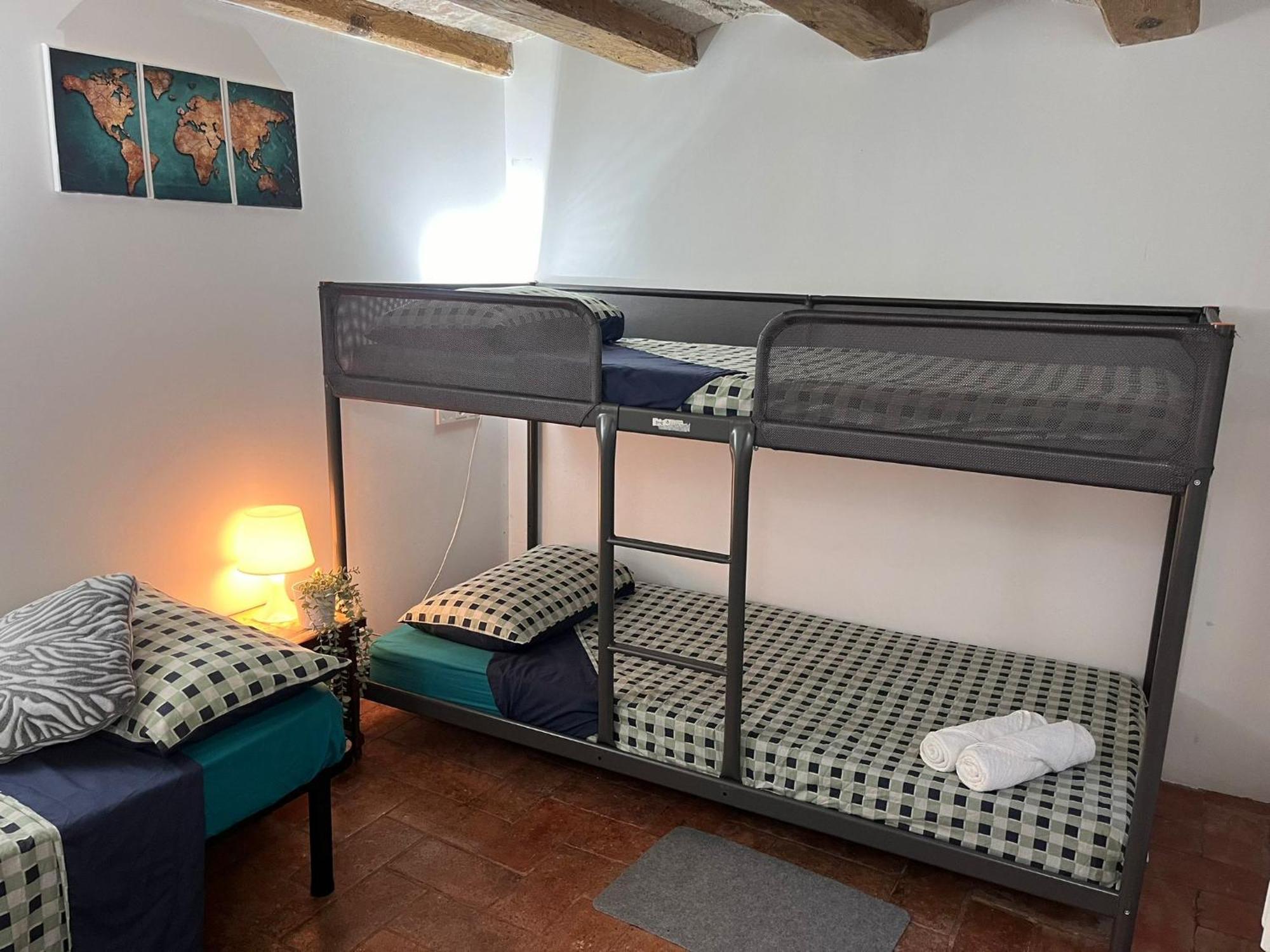 Habitacion Para Grupos Hasta 8 En Plena Rambla De Cataluna Barcelona Exteriör bild